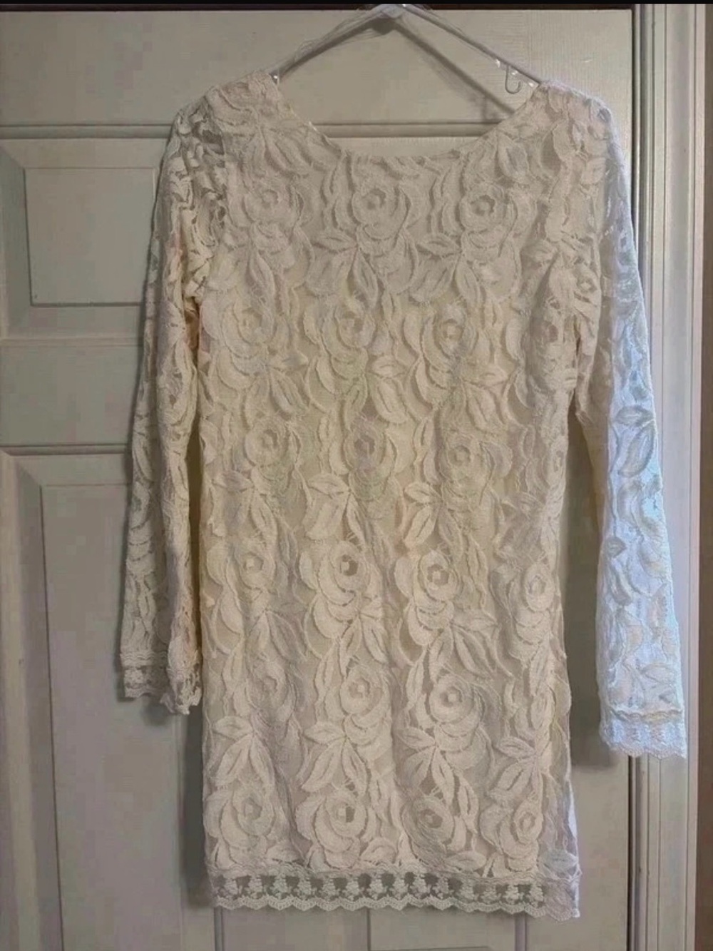 Love Tree Ivory Floral Lace Long Sleeve Shift Dress